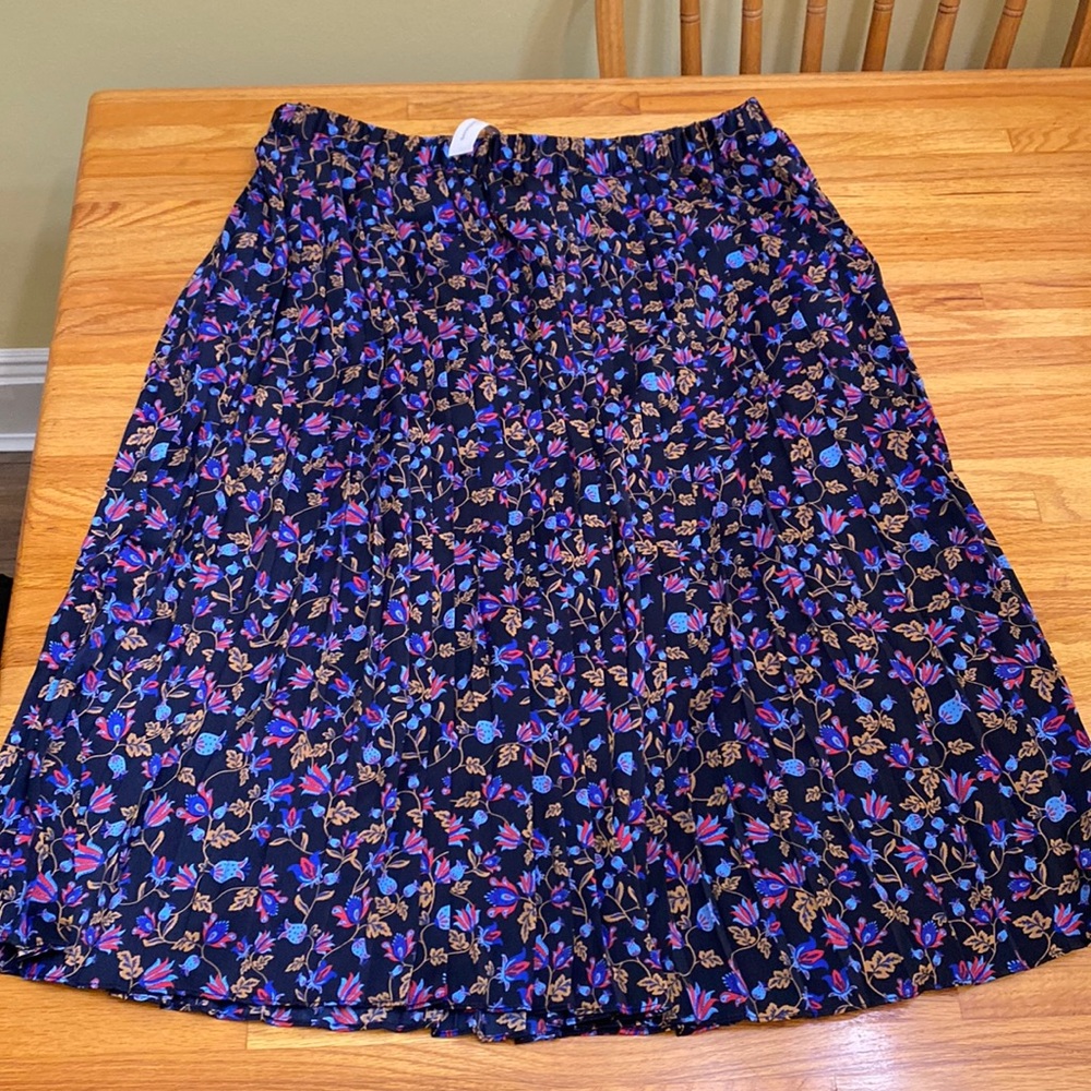 Banana Republic pleated skirt